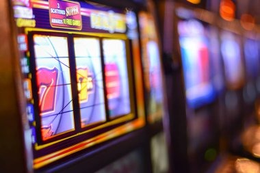 grabwin live casino table with blackjack, roulette, and Dragon Tiger games